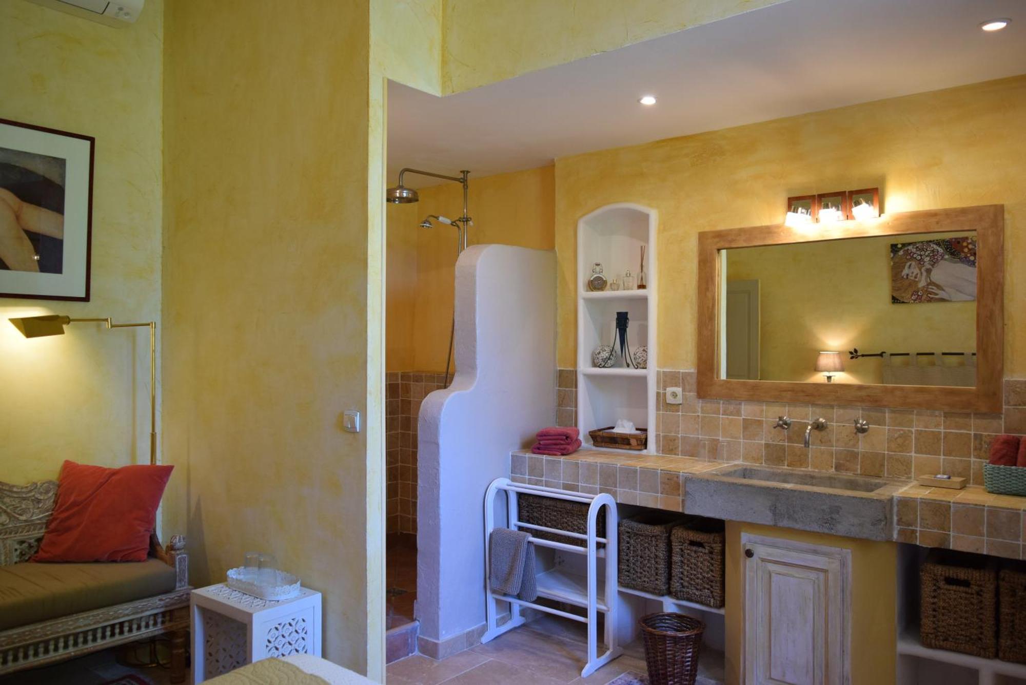 La Bastide Des Amouriers Caumont-sur-Durance Bagian luar foto