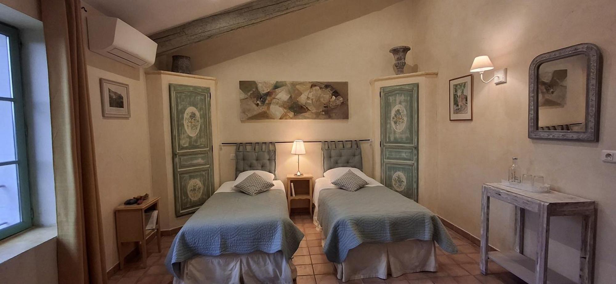 La Bastide Des Amouriers Caumont-sur-Durance Bagian luar foto
